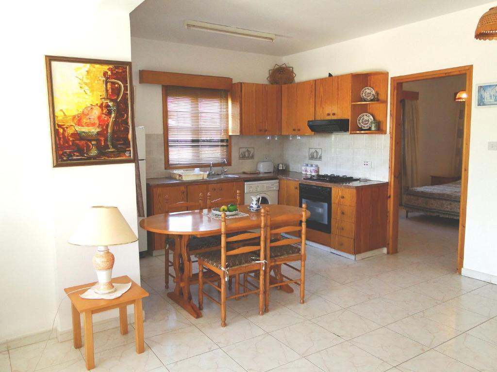 Ampelokipi Holiday Apartments Pissouri Bilik gambar