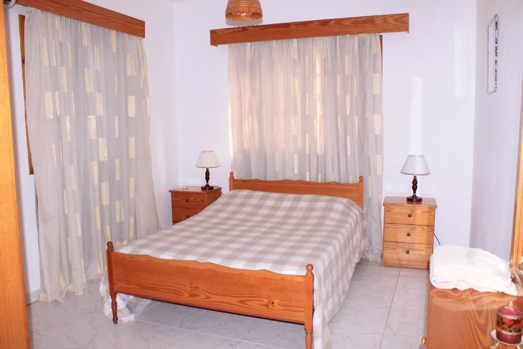 Ampelokipi Holiday Apartments Pissouri Bilik gambar